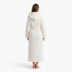 Damen-Winterbademantel – White Fleece mit Kapuze und Knöpfen