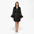 Damen-Bademantel aus Satin, schwarz, mit eleganten Federnärmeln