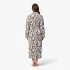 Damenbademantel mit Federn