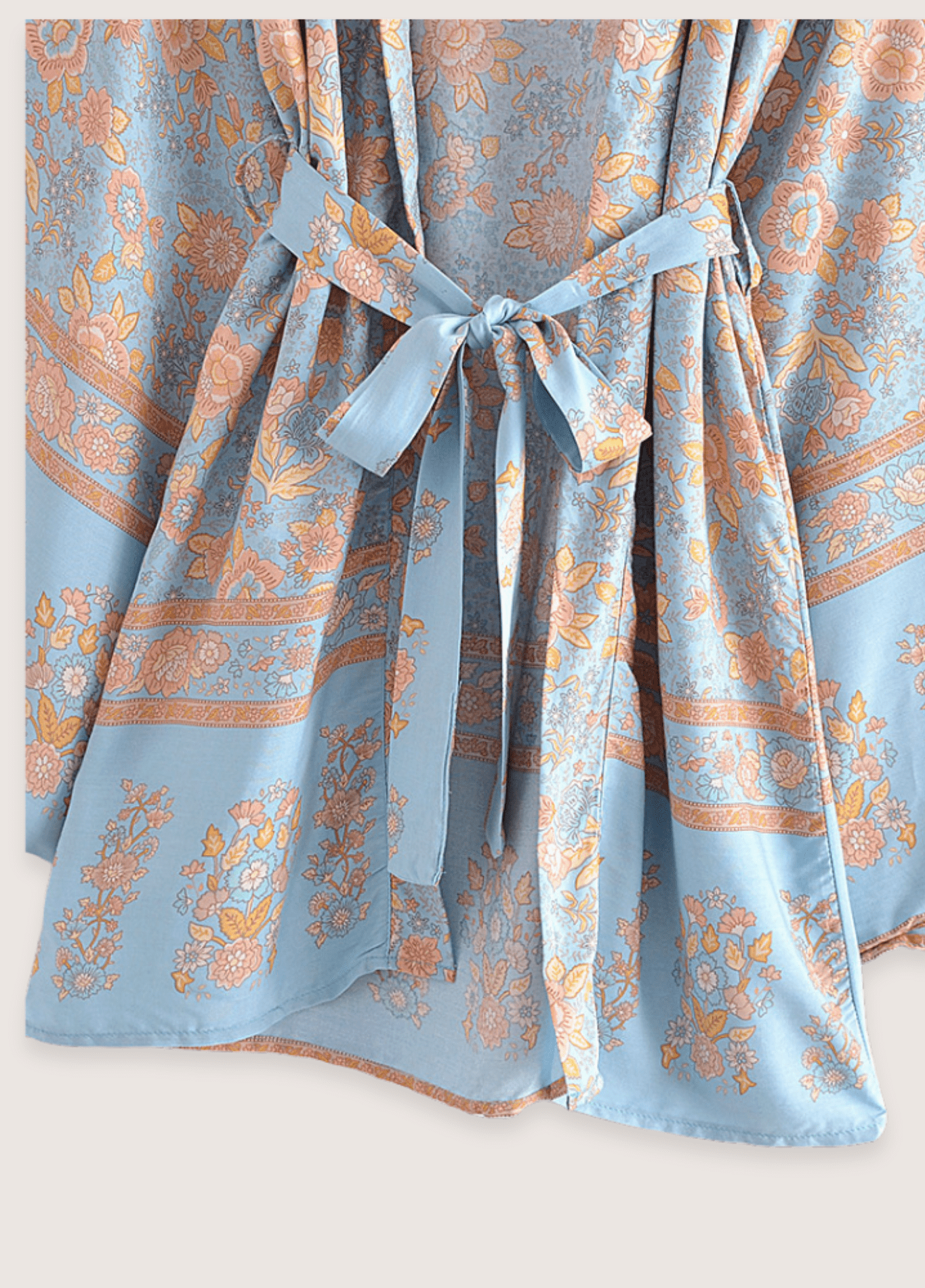 Kurzer Kimono mit Blumenmuster in Blaugrau und Rosa