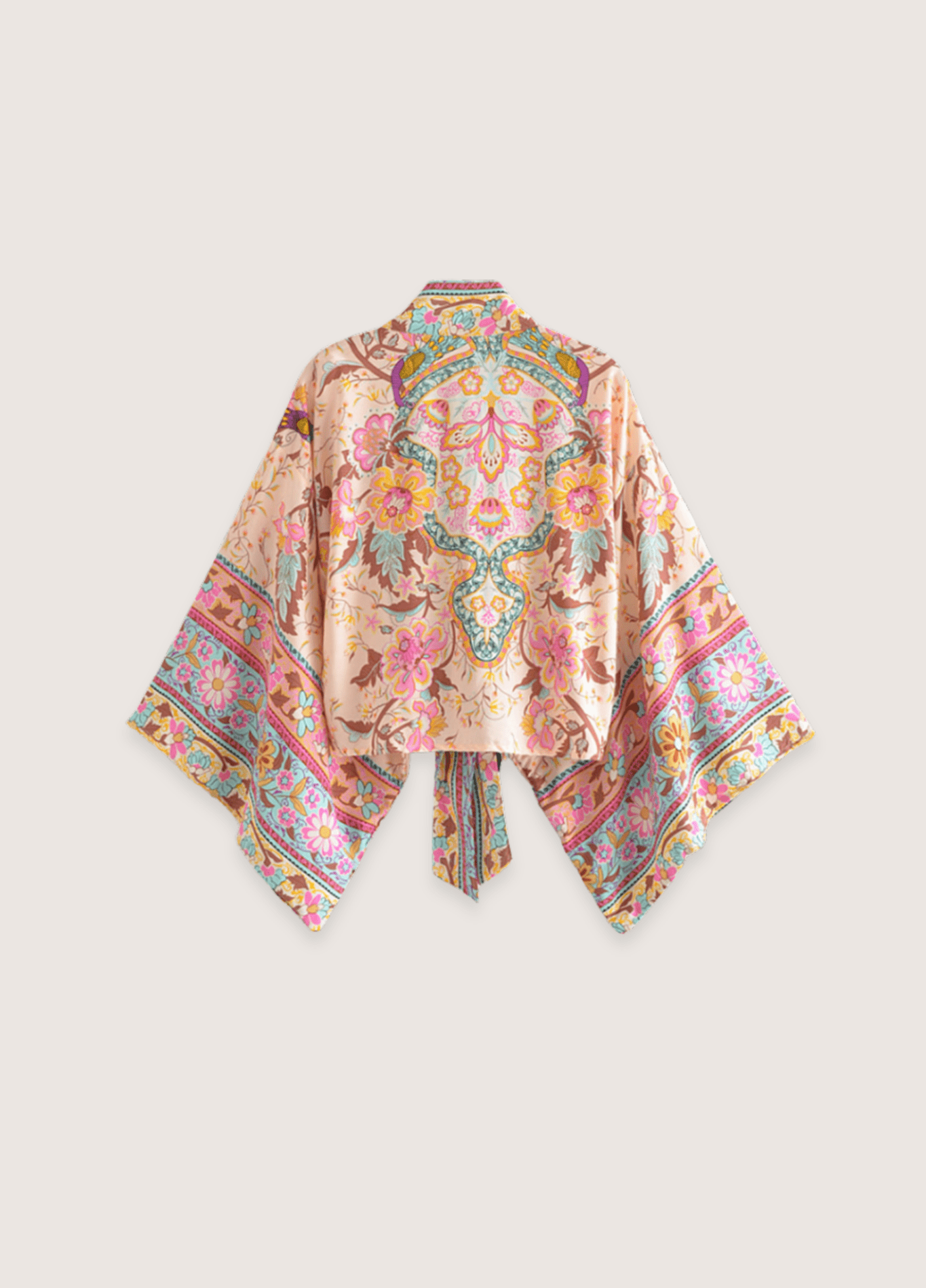 Kurzer Kimono mit zartrosa Blumenmuster