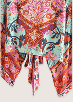 Kurzer Kimono mit Blumenmuster in Graugrün