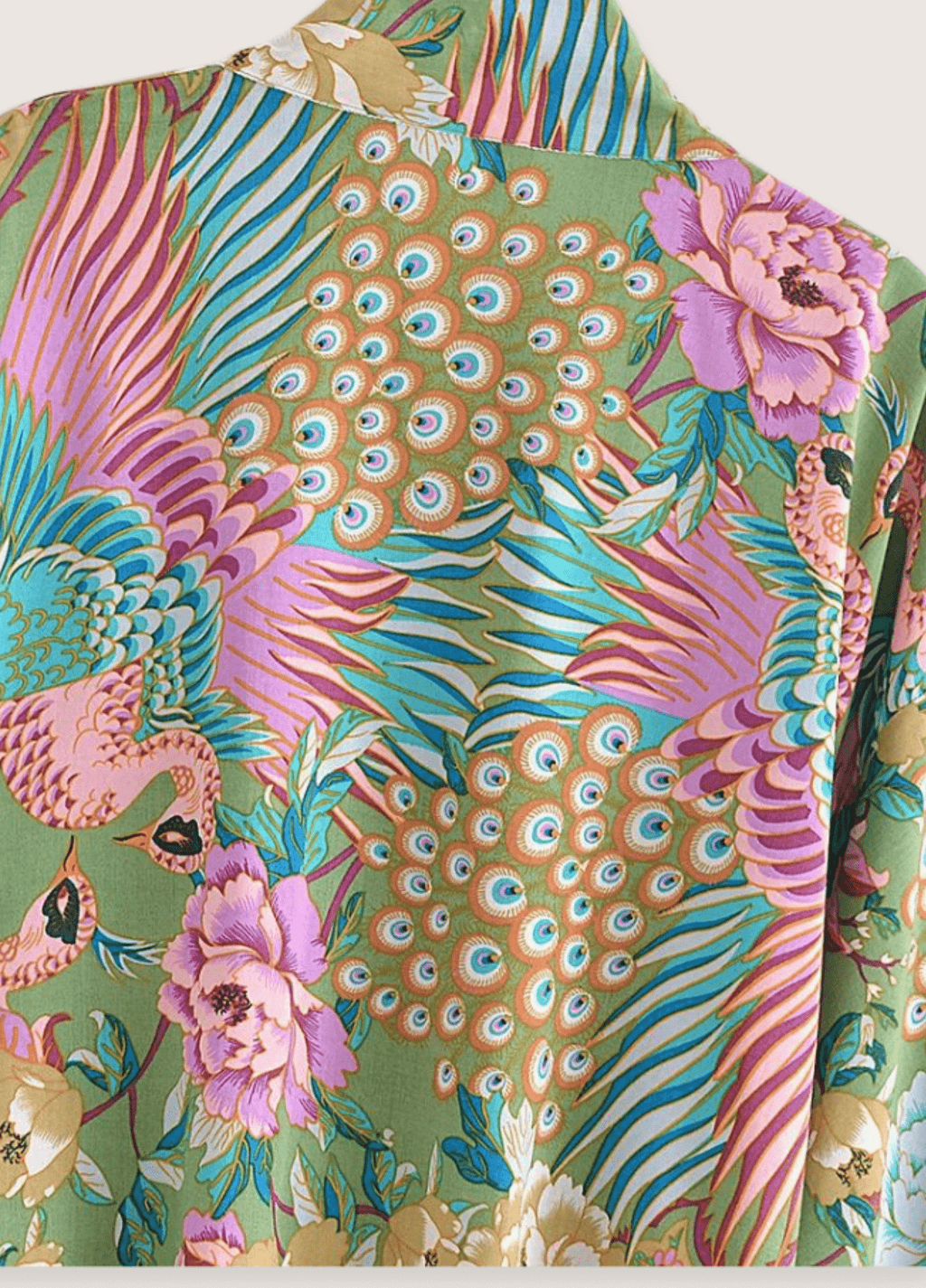 Kurzer Kimono mit Pfauenblumenmuster