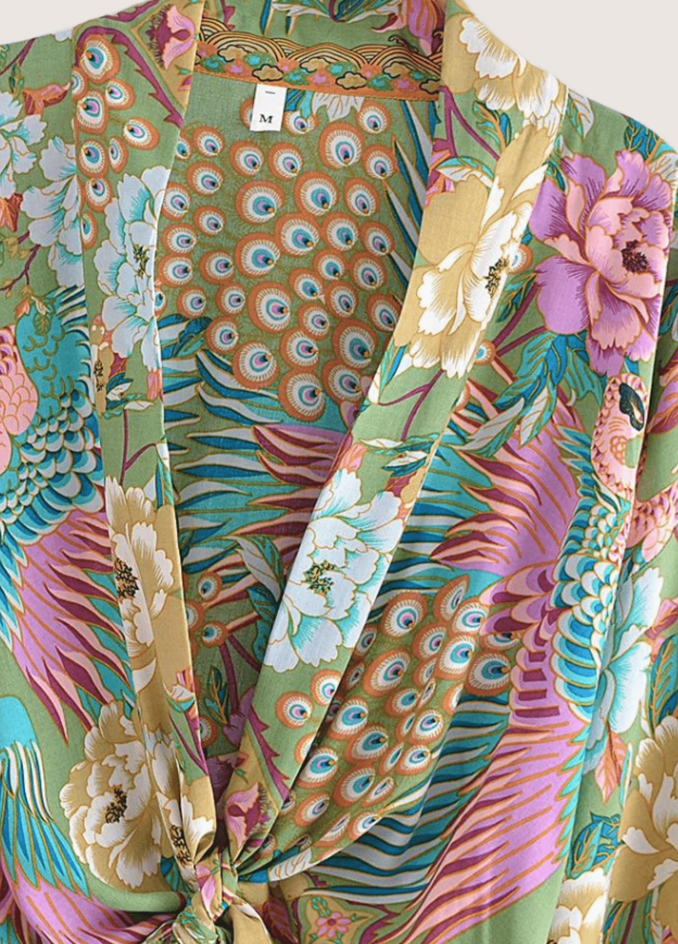 Kurzer Kimono mit Pfauenblumenmuster