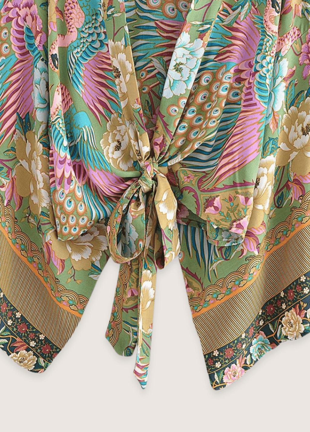 Kurzer Kimono mit Pfauenblumenmuster