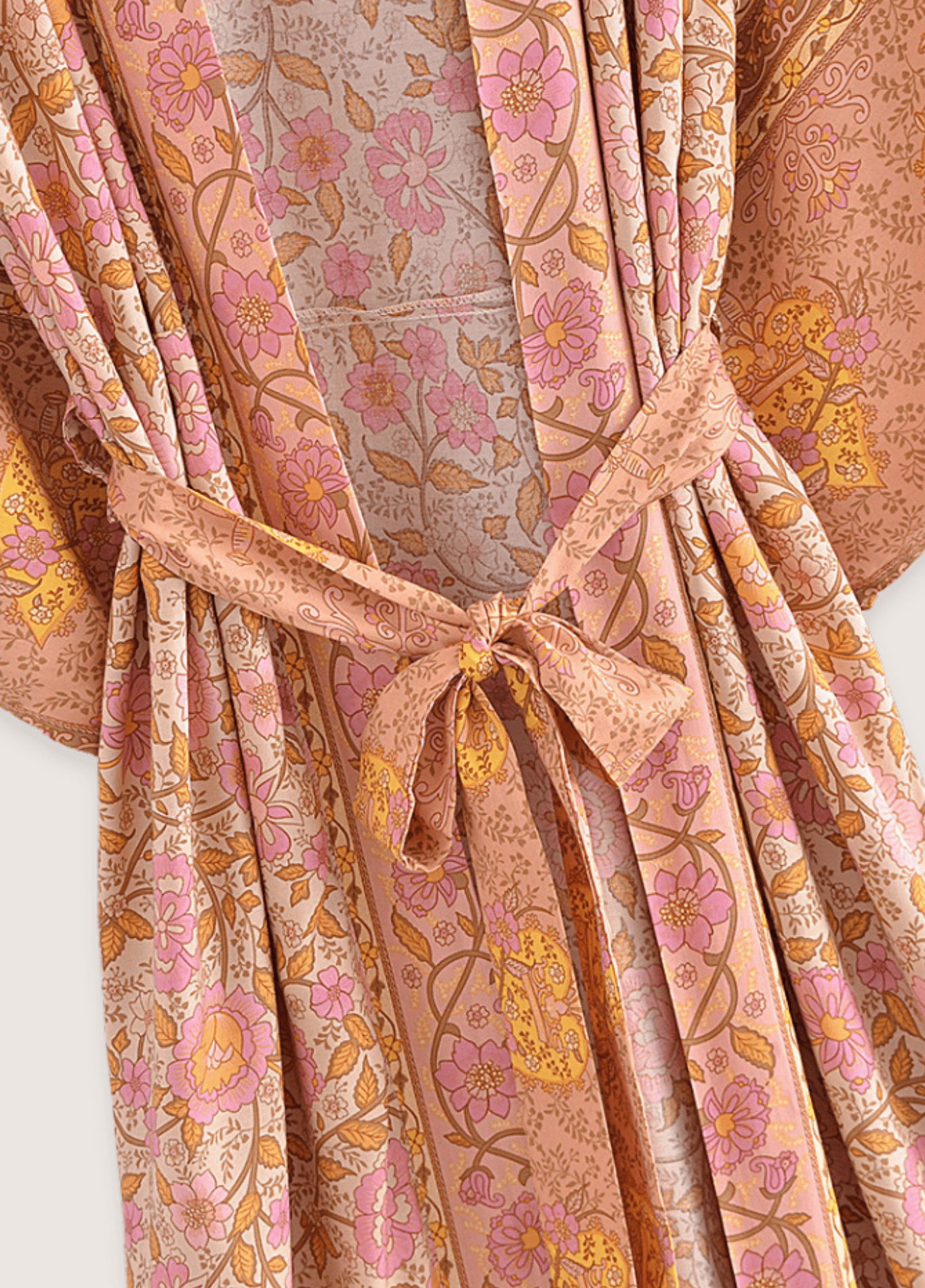 Lachsrosa langer Kimono mit Blumenmuster